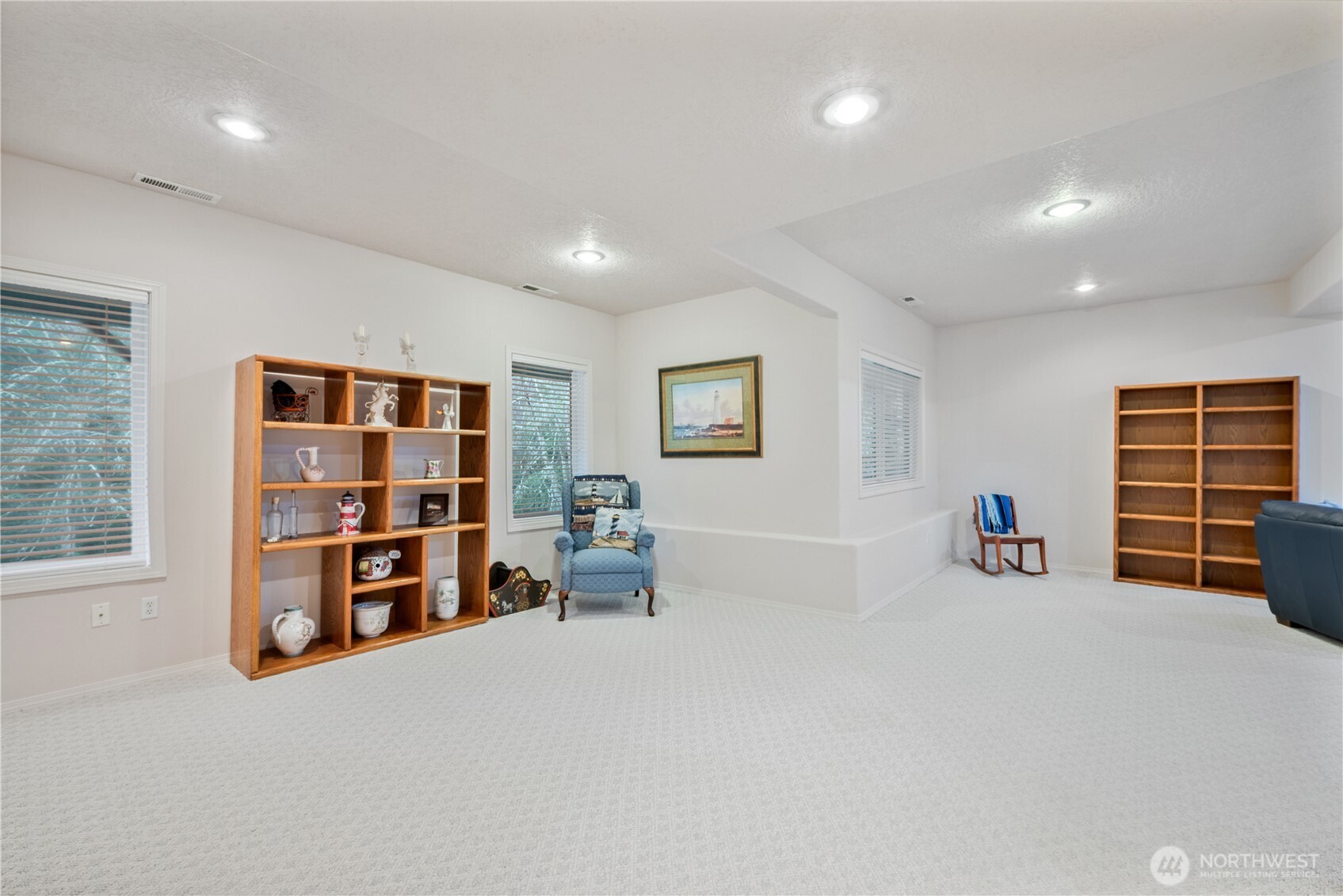 214 St James Court Longview, WA 98632 - Photo 21 of 40 a view of a livingroom with furniture and window