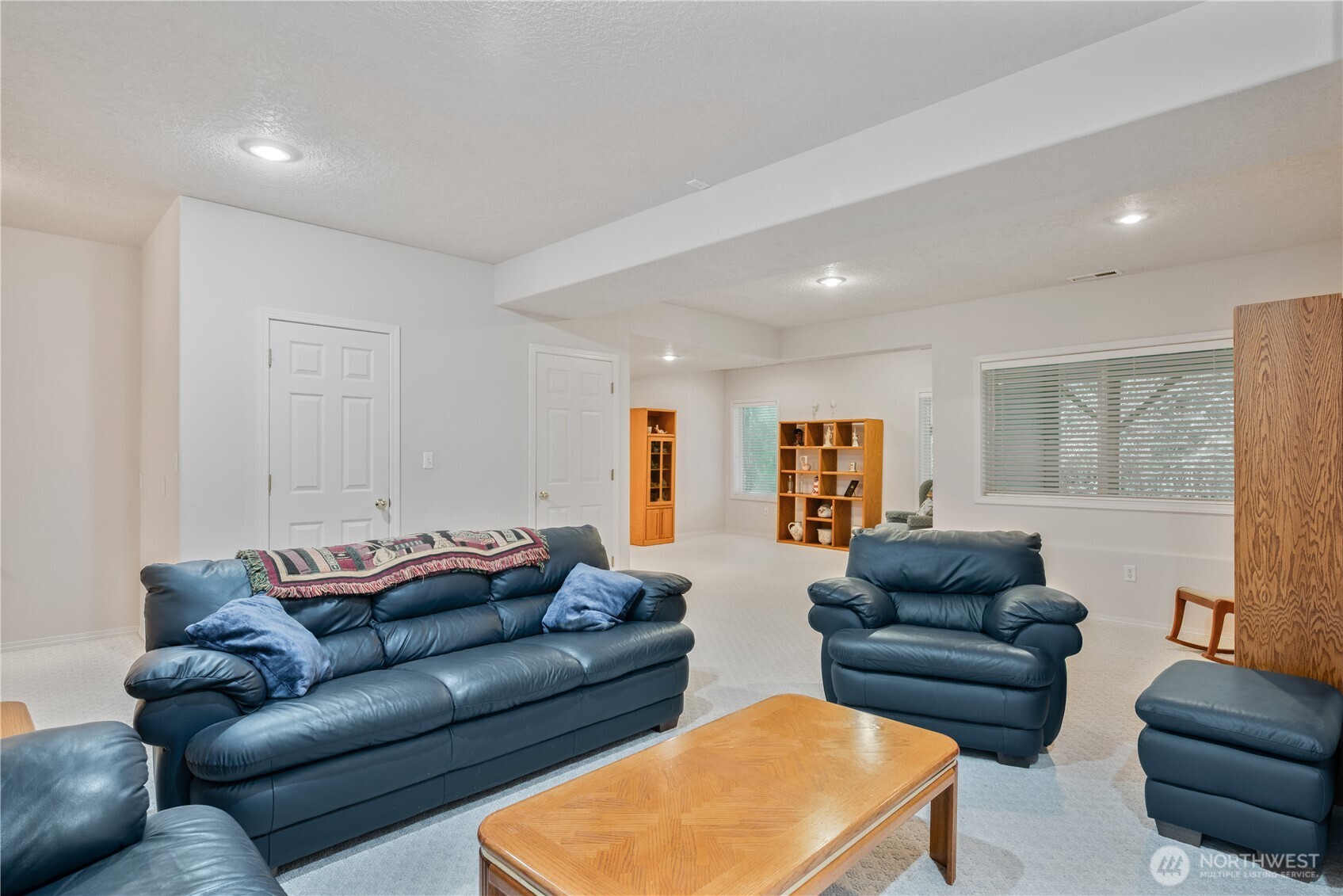 214 St James Court Longview, WA 98632 - Photo 24 of 40 a living room with furniture and a window