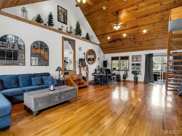 $325,000 | 673 Country Acres Lane, Leasburg, MO 65535