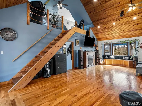 $325,000 | 673 Country Acres Lane, Leasburg, MO 65535