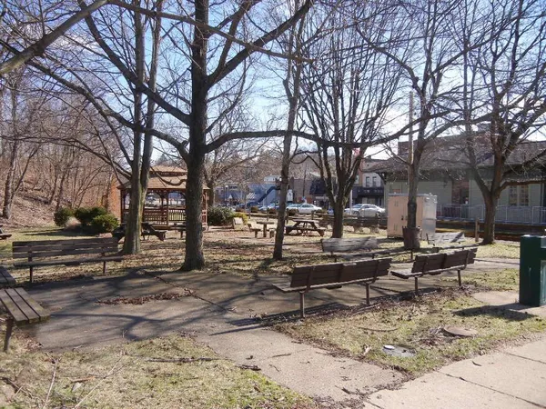 $1,150 | 419 Station Street, Bridgeville, PA 15017