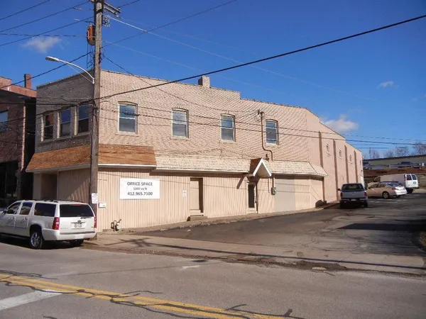 $1,150 | 419 Station Street, Bridgeville, PA 15017