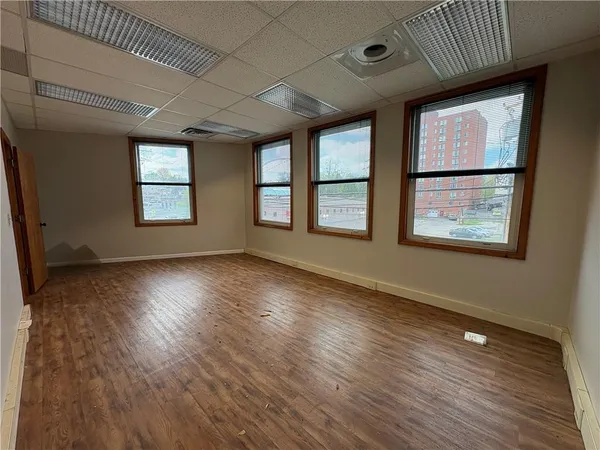 $1,150 | 419 Station Street, Bridgeville, PA 15017