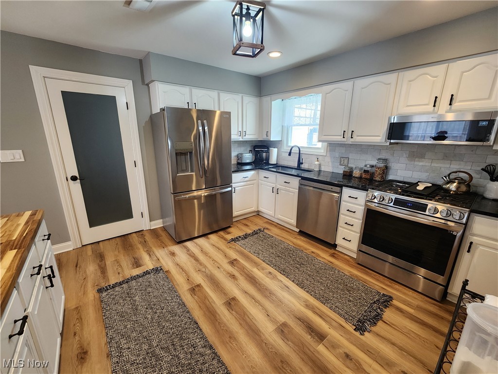 866 Beechers Brook Road Cleveland, OH 44143 - Photo 6 of 32 Gallery Image 6