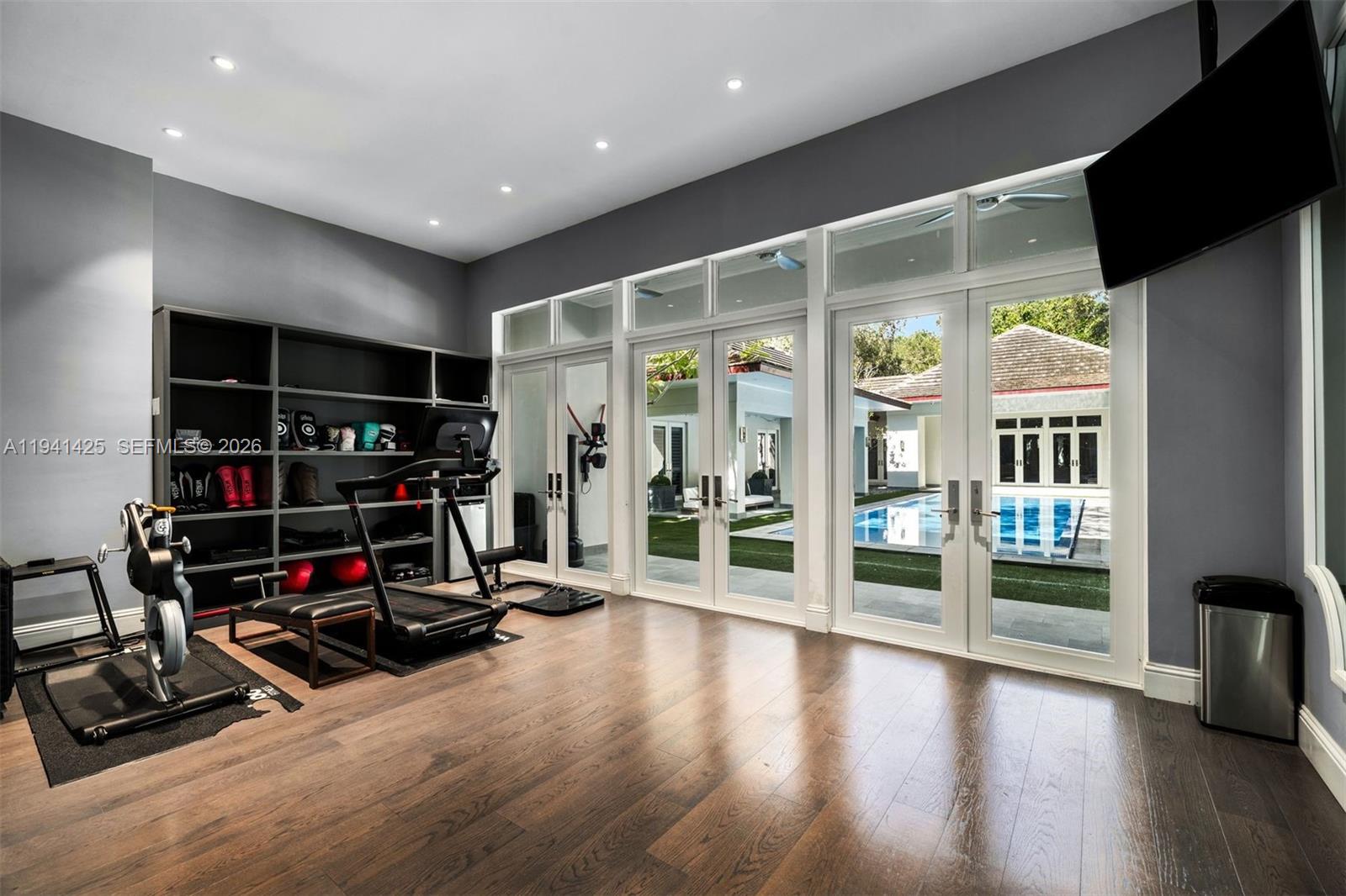 4100 Kiaora Street Miami, FL 33133 - Photo 19 of 26 a view of a room with gym equipment