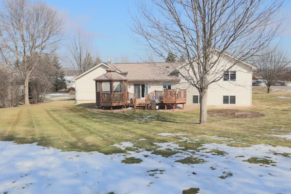 $550,000 | N8185 945th Street, River Falls, WI 54022