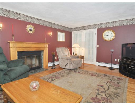 130 Sedgefield Road North Kingstown, RI 02852 - Photo 13 of 20 Den/Family/Great Room.