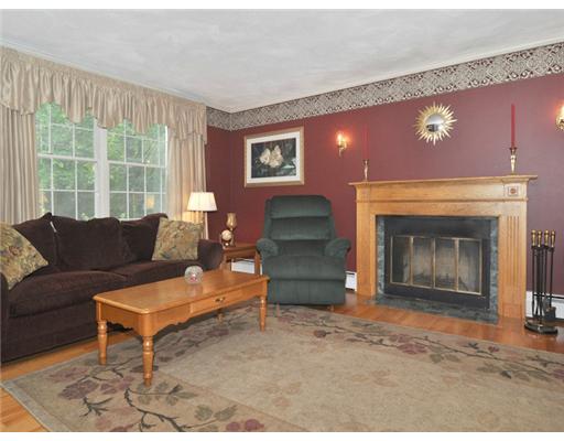 130 Sedgefield Road North Kingstown, RI 02852 - Photo 14 of 20 Den/Family/Great Room.