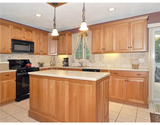 130 Sedgefield Road North Kingstown, RI 02852 - Photo 15 of 20 Kitchen.