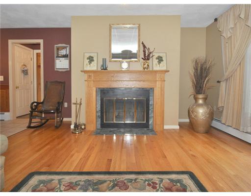 130 Sedgefield Road North Kingstown, RI 02852 - Photo 20 of 20 Living Room.