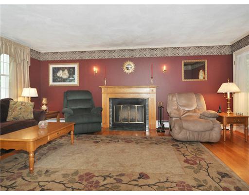130 Sedgefield Road North Kingstown, RI 02852 - Photo 2 of 20 Den/Family/Great Room.