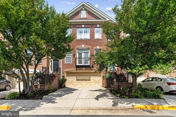 $840,000 | 13042 Greg Roy Lane, Herndon, VA 20171