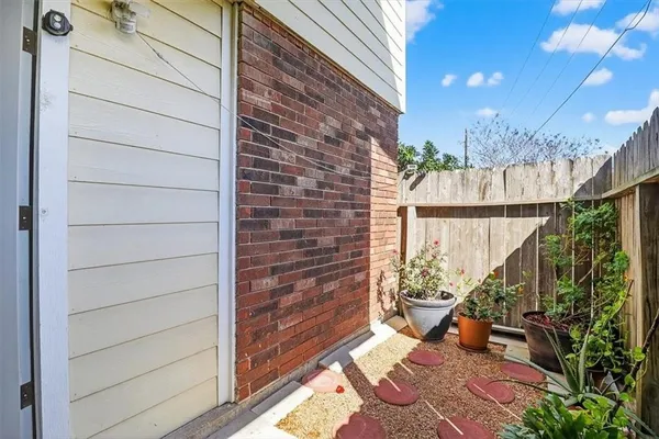 $1,250 | 1011 Ennis Joslin Road, Unit 107, Corpus Christi, TX 78412