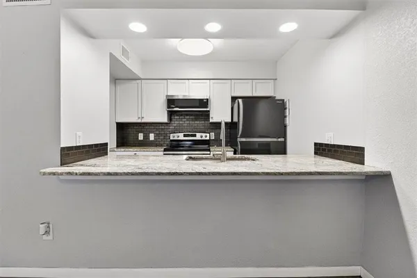 $1,250 | 1011 Ennis Joslin Road, Unit 107, Corpus Christi, TX 78412