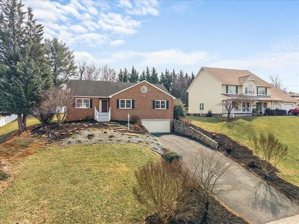 $449,950 | 1500 Ashley Drive, Salem, VA 24153