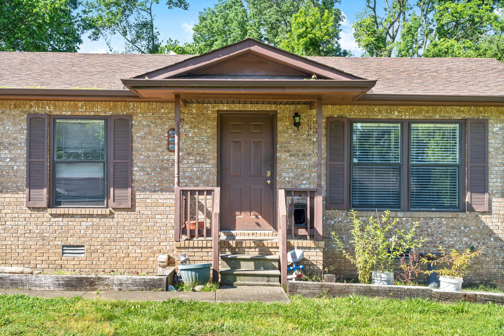 628 Lafayette Road Clarksville, TN 37042 - Photo 2 of 27 Gallery Image 2