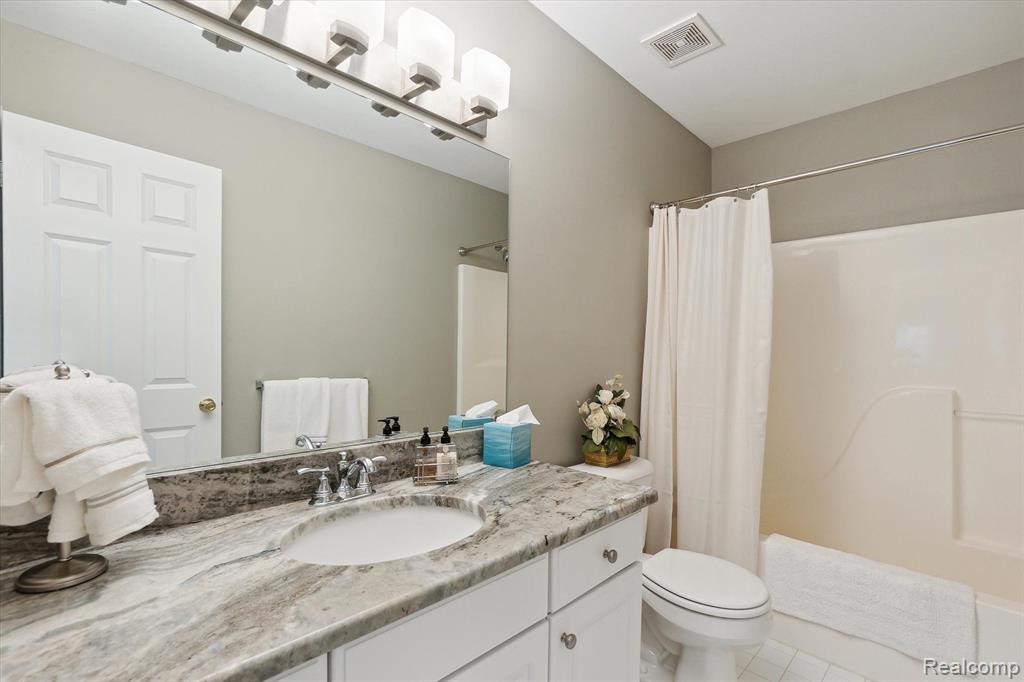 6621 Pond View Road Clarkston, MI 48346 - Photo 27 of 43