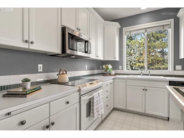 $635,000 | 9135 Southwest Stono Drive, Tualatin, OR 97062