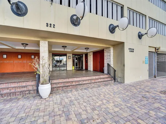 $399,000 | 322 Buchanan Street, Unit 610, Hollywood, FL 33019