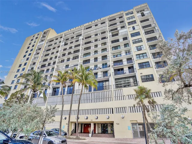 $399,000 | 322 Buchanan Street, Unit 610, Hollywood, FL 33019