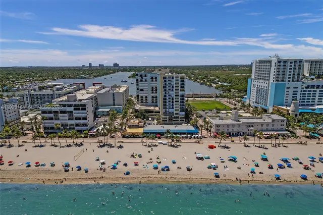 $399,000 | 322 Buchanan Street, Unit 610, Hollywood, FL 33019