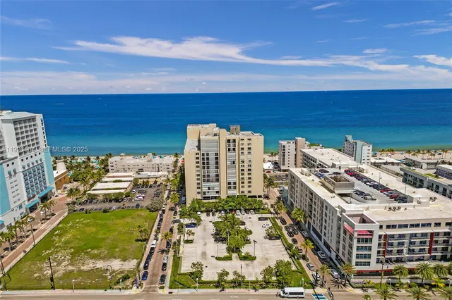 $399,000 | 322 Buchanan Street, Unit 610, Hollywood, FL 33019