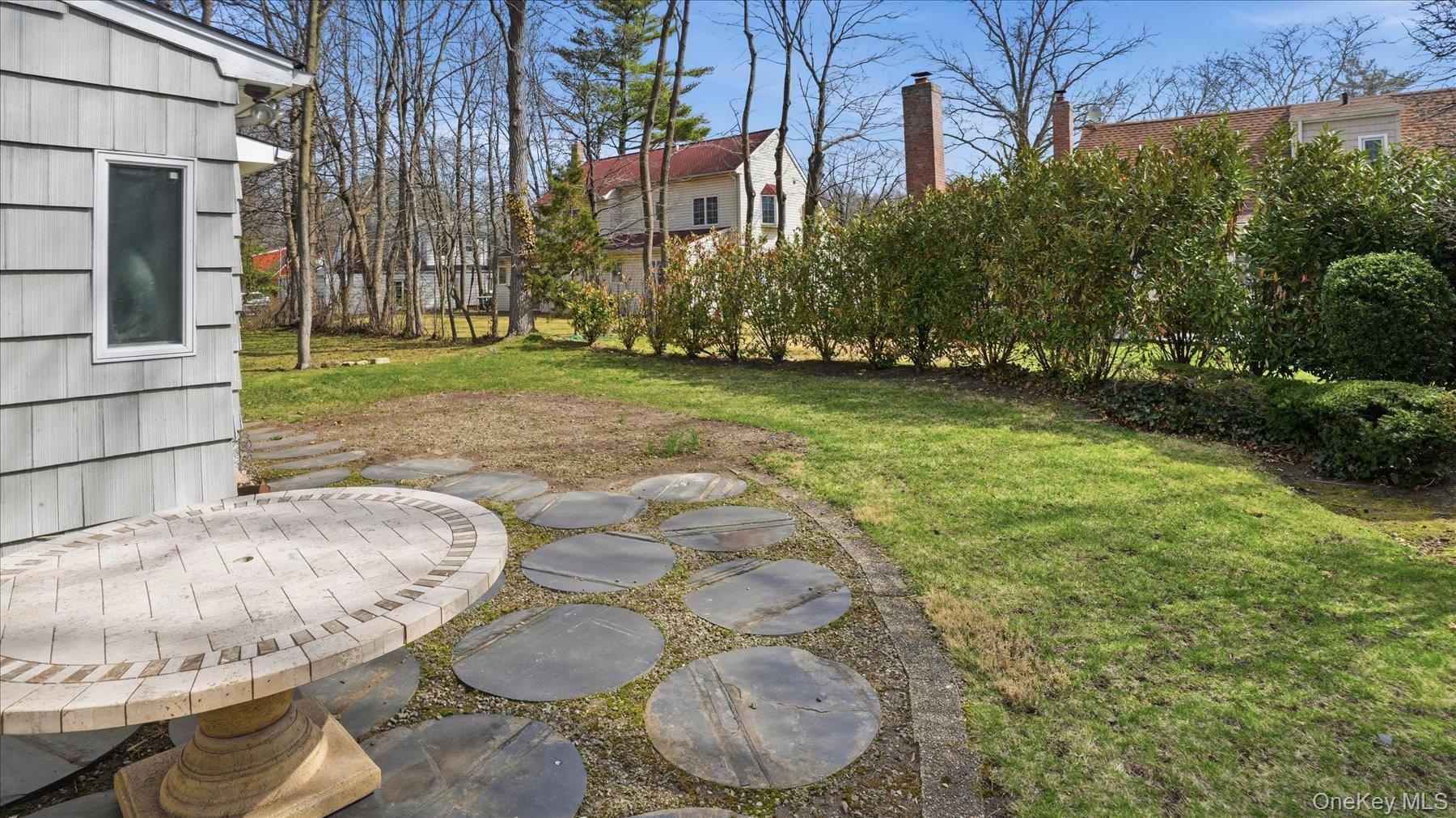23 Hartley Road Great Neck, NY 11023 - Photo 38 of 47