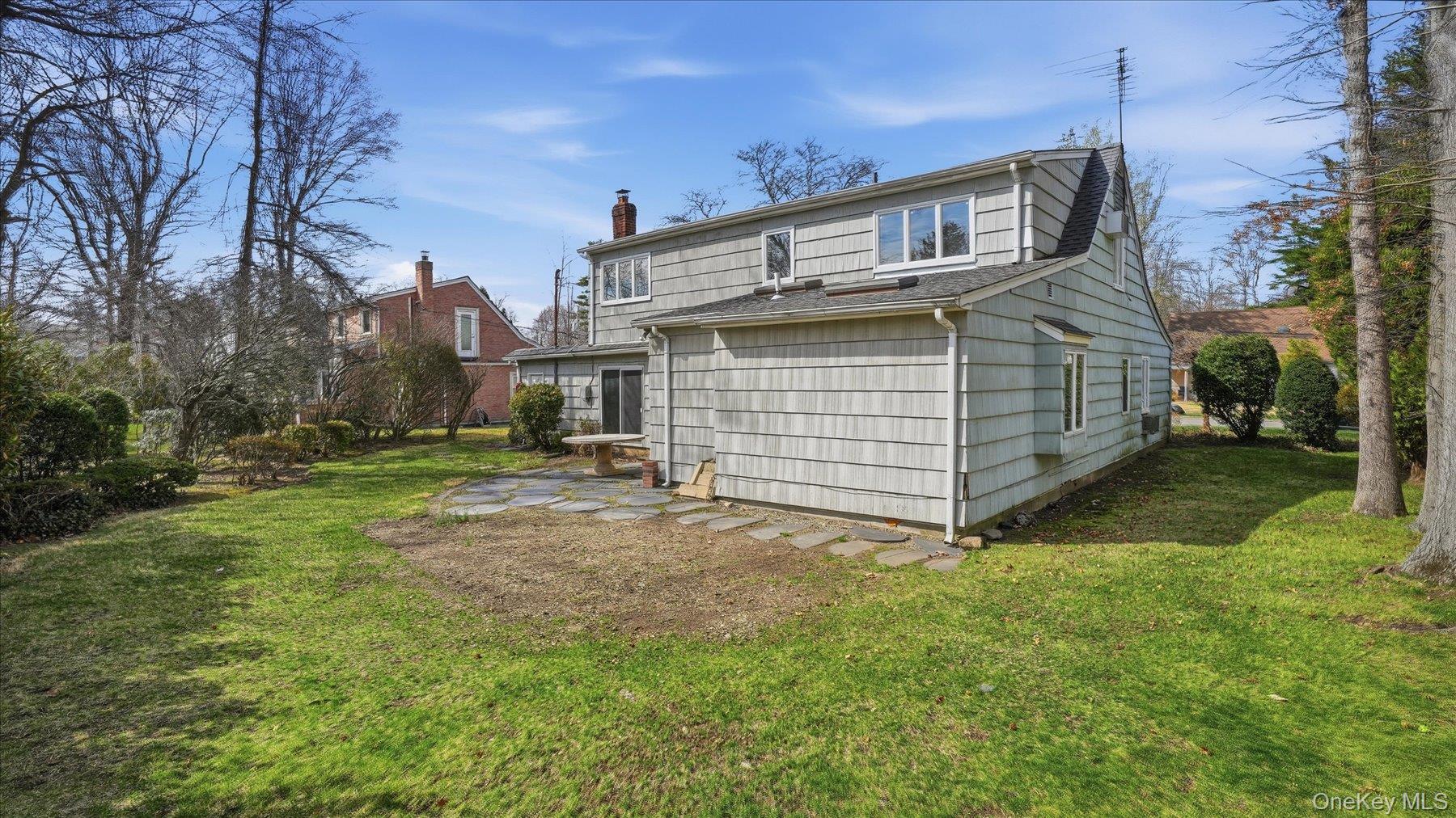 23 Hartley Road Great Neck, NY 11023 - Photo 41 of 47