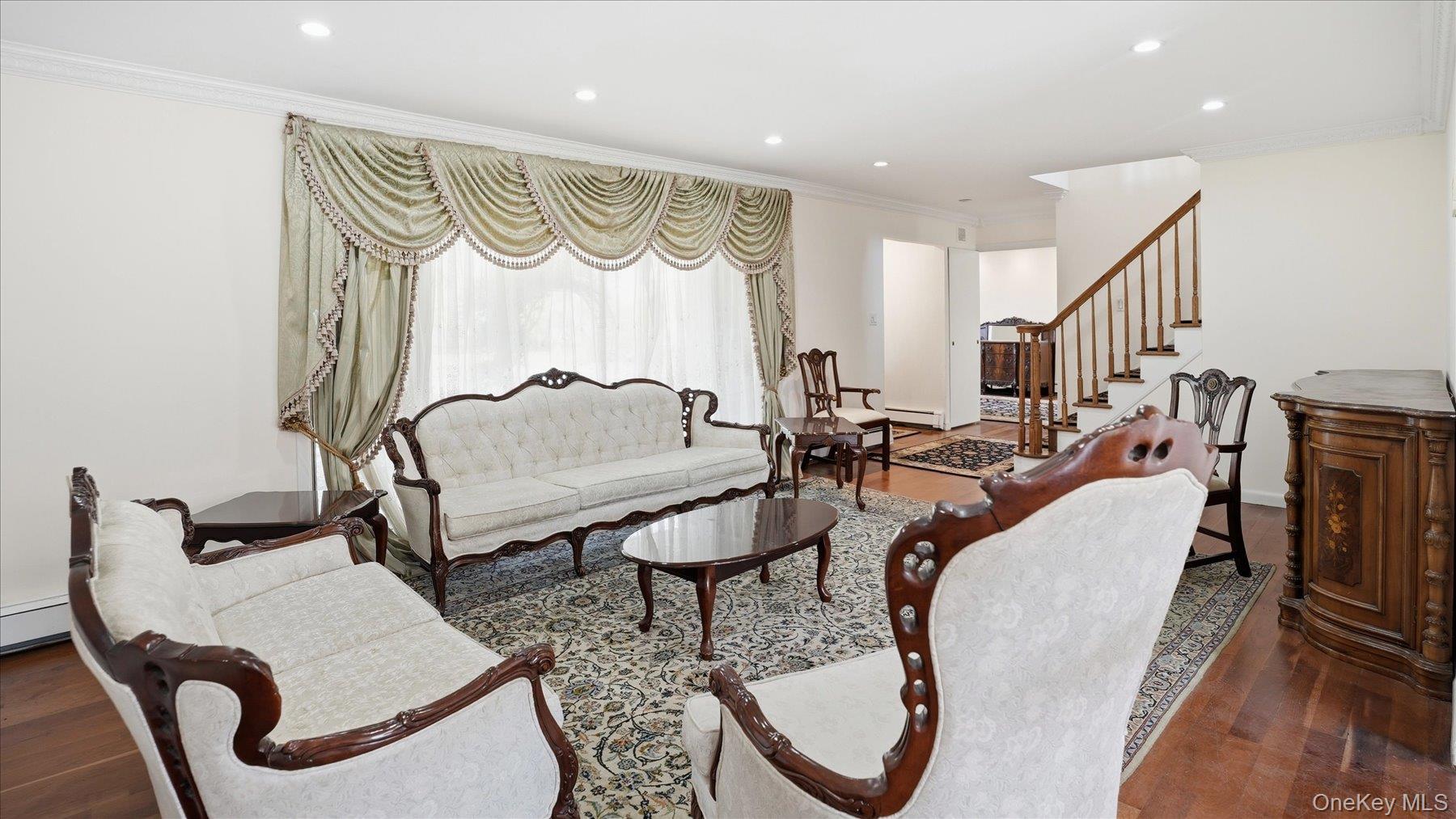 23 Hartley Road Great Neck, NY 11023 - Photo 9 of 47