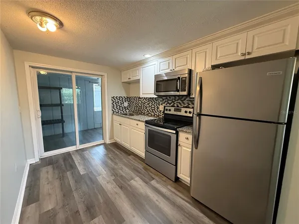 $1,325 | 350 North Elm Street, Unit B, Englewood, FL 34223