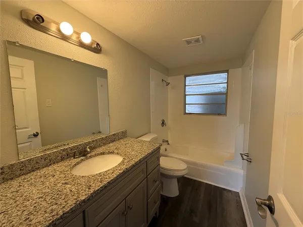 $1,325 | 350 North Elm Street, Unit B, Englewood, FL 34223