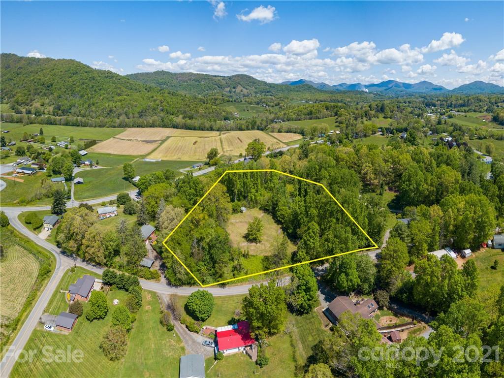 35 Rhea Park Ridge Canton, NC 28716 - Photo 9 of 11 view of a city