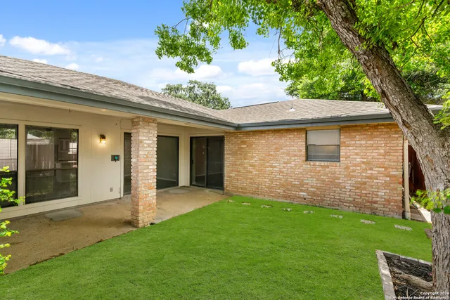 $2,300 | 5834 Winding Ridge Drive, Windcrest, TX 78239