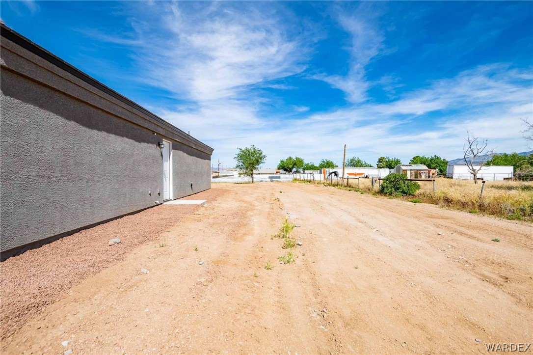 3661 North Willow Road Kingman, AZ 86401 - Photo 7 of 38