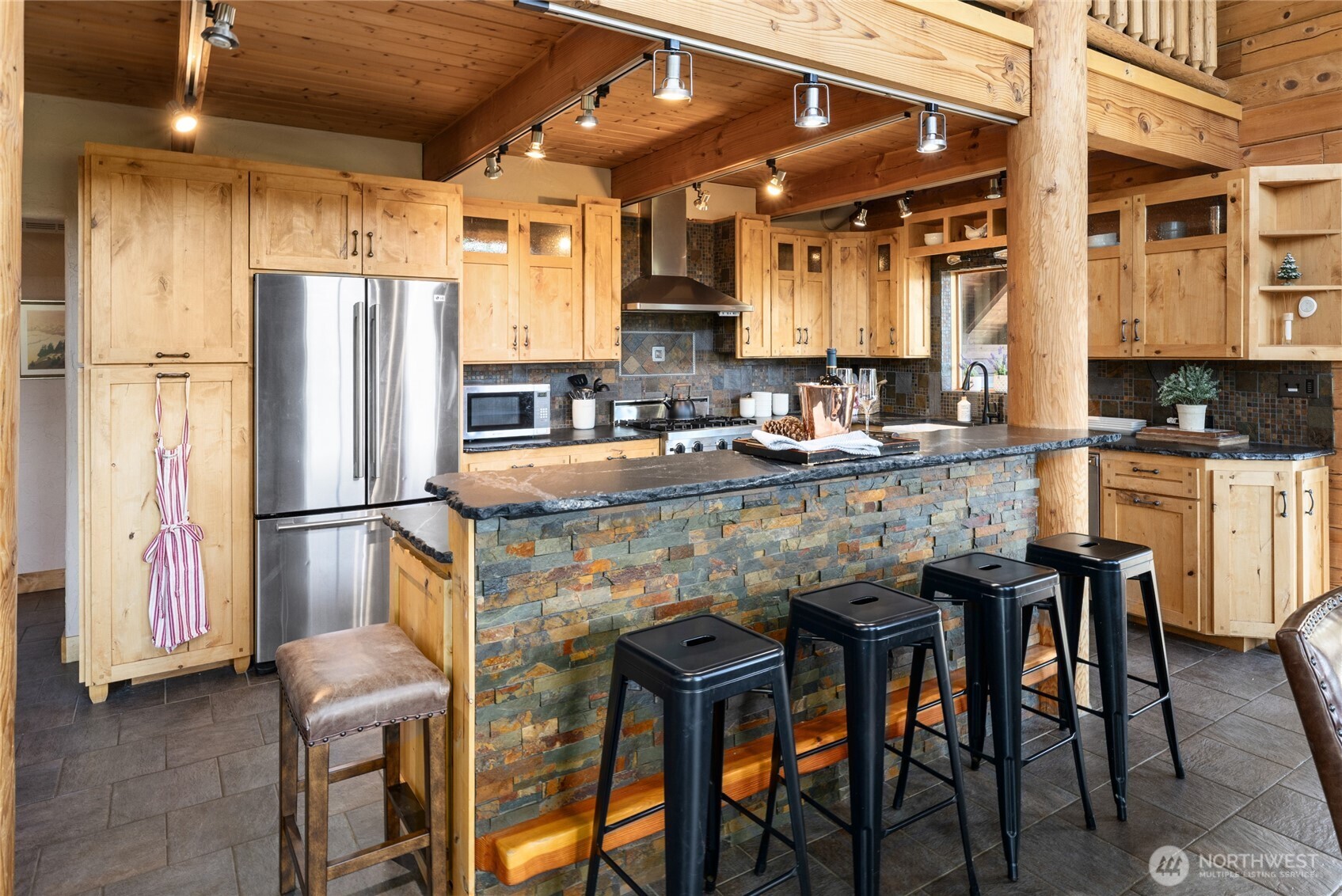 381 Jolly Mountain Drive Ronald, WA 98940 - Photo 9 of 39