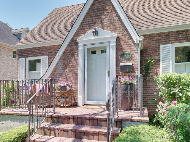 252 Coe Road Clarendon Hills, IL 60514 - Photo 1 of 1 Gallery Image 1