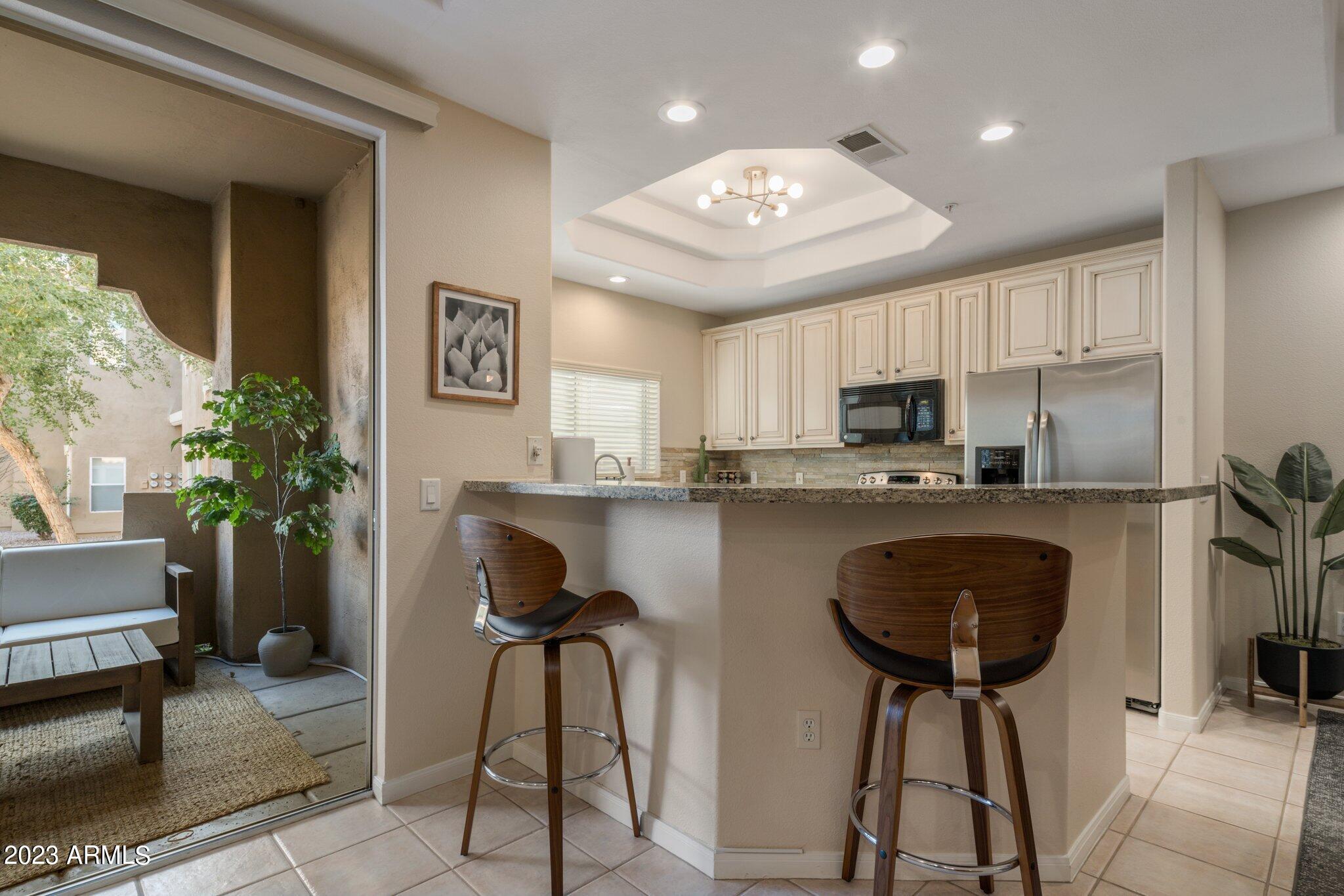 8245 East Bell Road, Unit 138 Scottsdale, AZ 85260 - Photo 13 of 44 Breakfast Bar