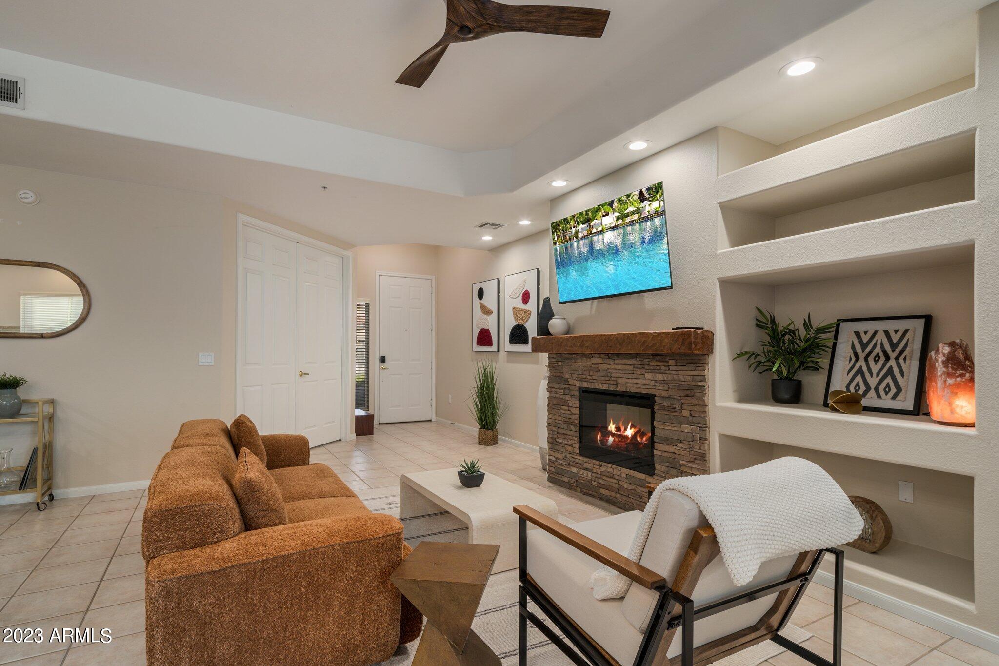 8245 East Bell Road, Unit 138 Scottsdale, AZ 85260 - Photo 18 of 44 Family Room