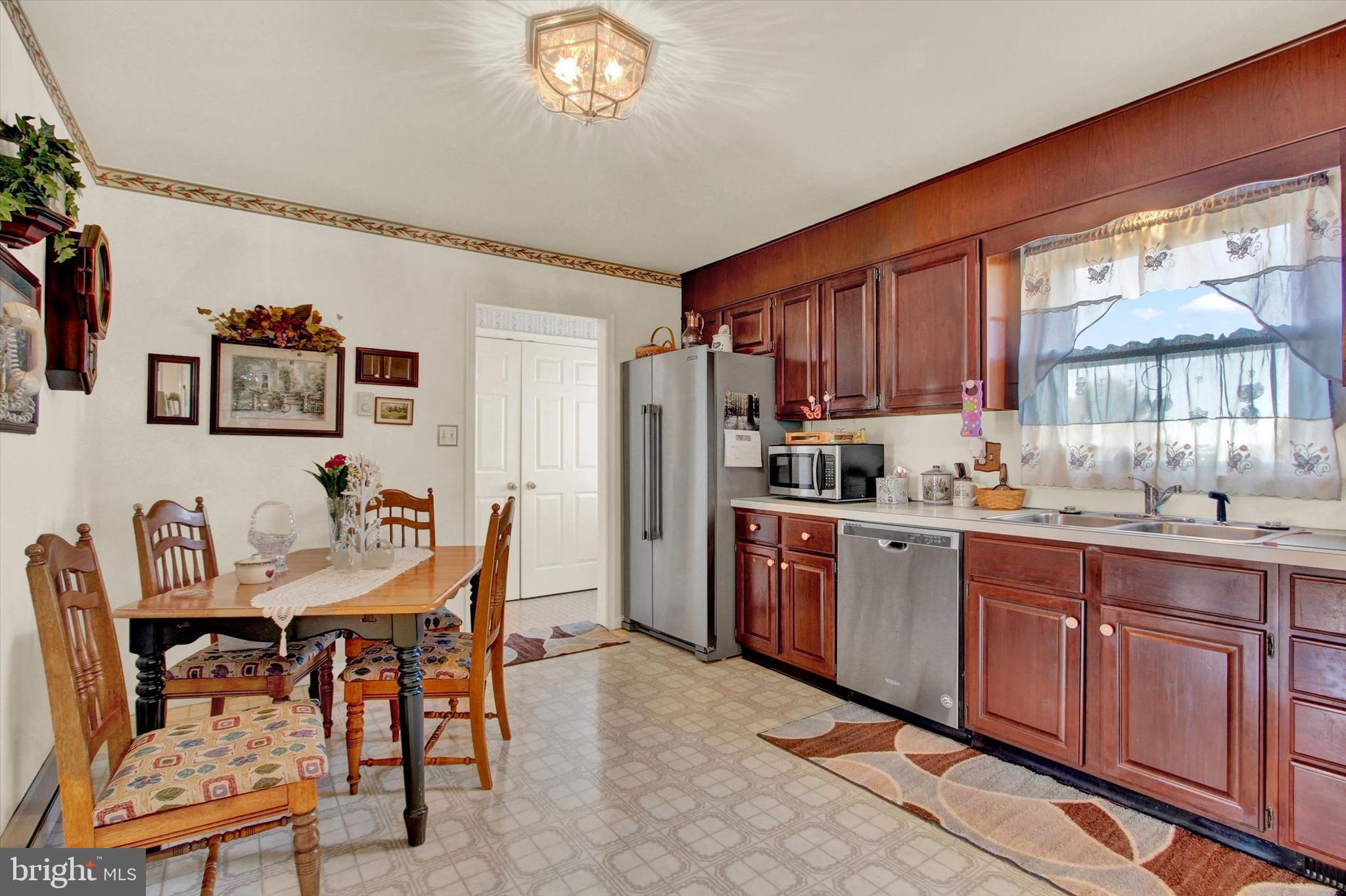 11343 Wharf Road Waynesboro, PA 17268 - Photo 9 of 45 Gallery Image 9
