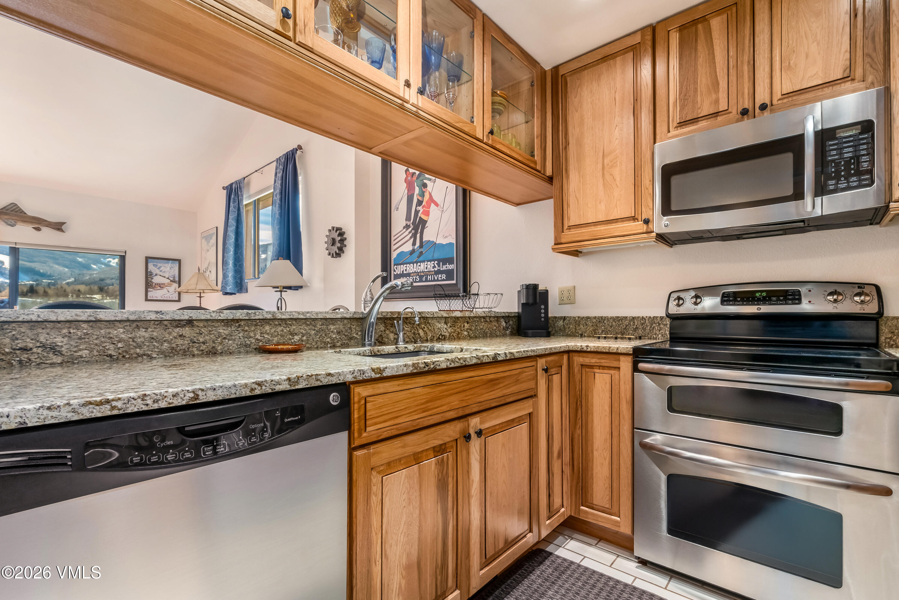 137 Benchmark Road, Unit 605 Avon, CO 81620 - Photo 10 of 30 DSC02893_1