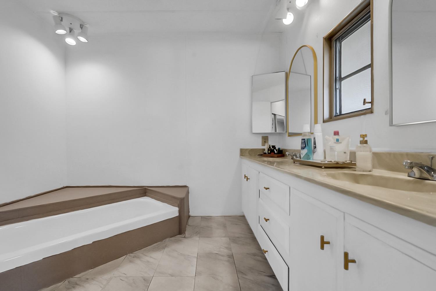 2845 East Hatch Road, Unit 5 Ceres, CA 95351 - Photo 11 of 13