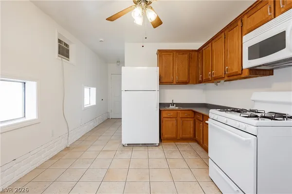 $3,200 | 3969 Manford Circle, Las Vegas, NV 89104