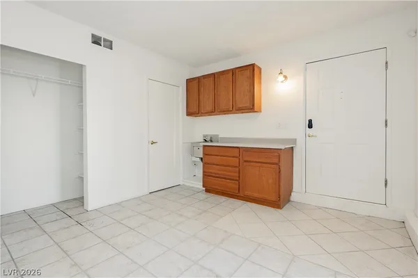 $3,200 | 3969 Manford Circle, Las Vegas, NV 89104