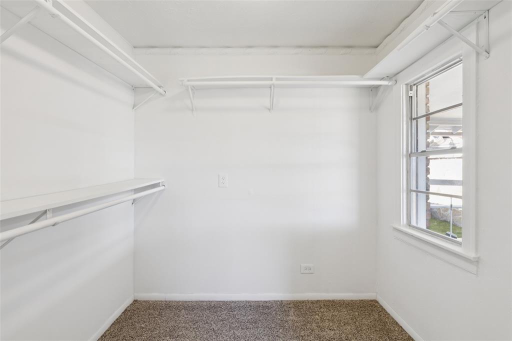 10609 Seagoville Road Dallas, TX 75217 - Photo 20 of 33 a view of small space