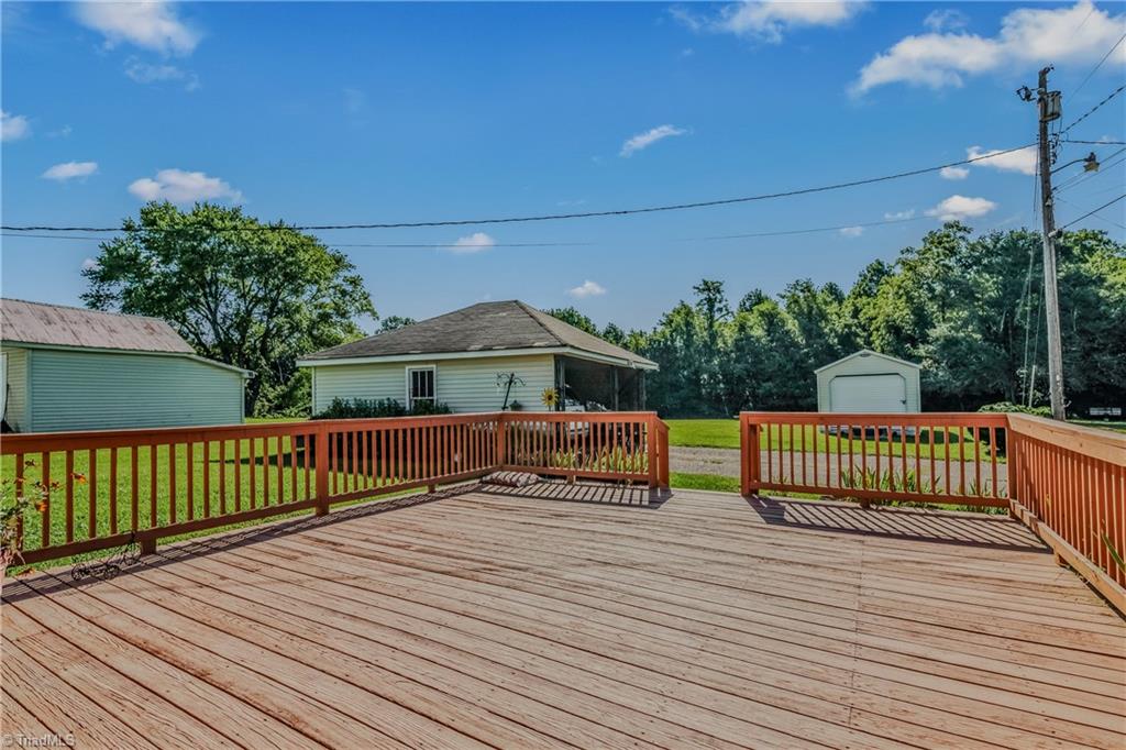 2252 Wards Gap Road Mount Airy, NC 27030 - Photo 4 of 33 Gallery Image 4