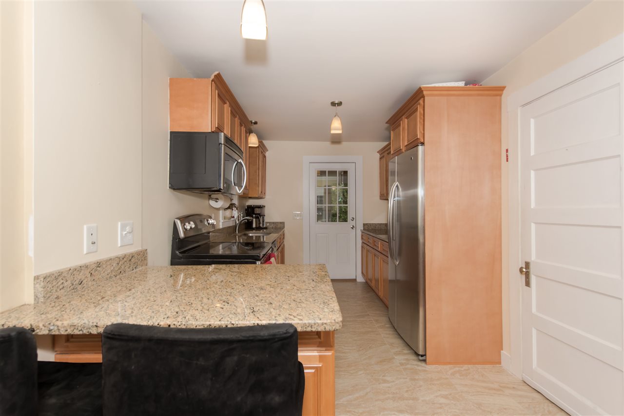 243 Exeter Road Hampton, NH 03842 - Photo 8 of 40