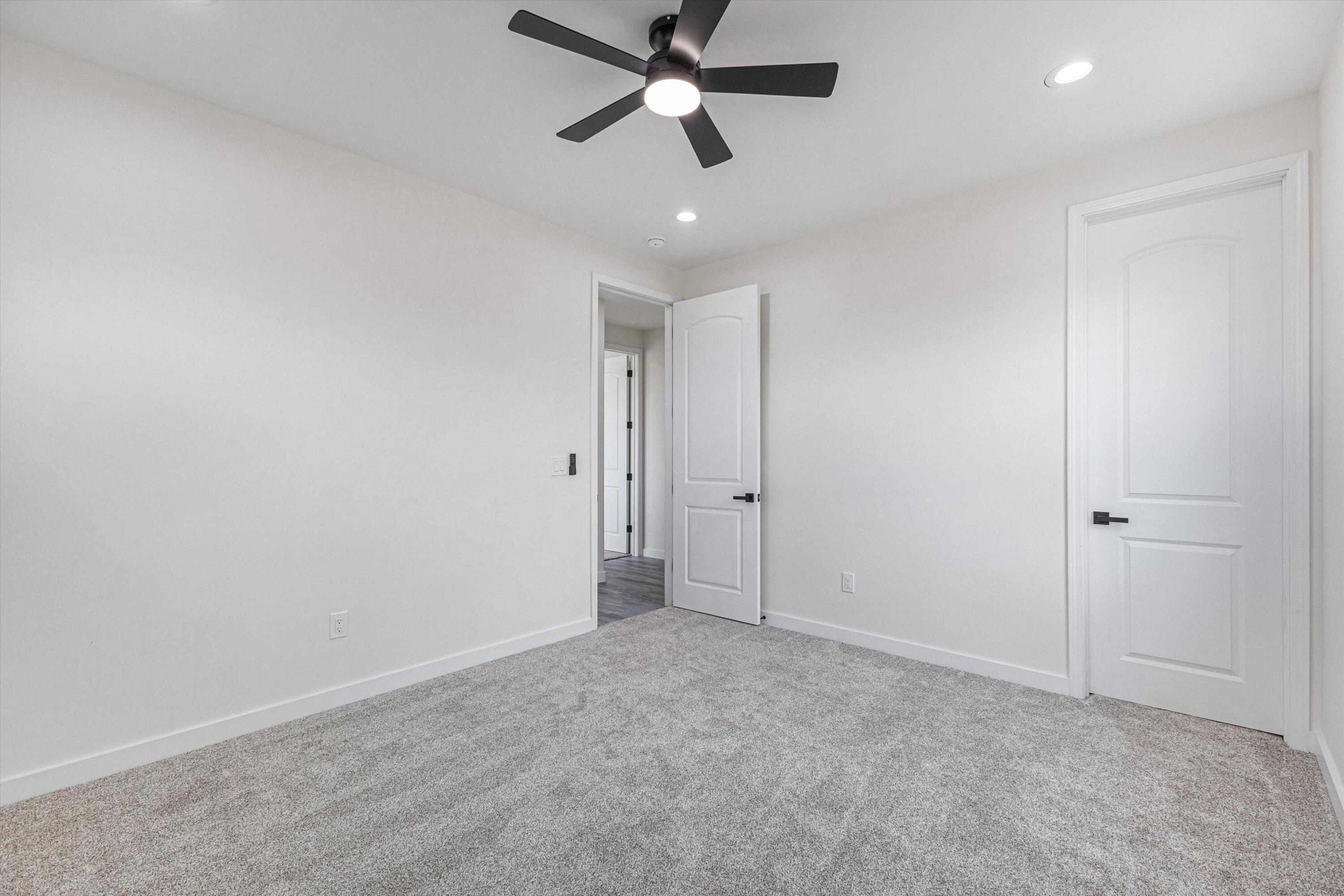 6030 Miller Road Northeast Rio Rancho, NM 87144 - Photo 31 of 48 Gallery Image 31