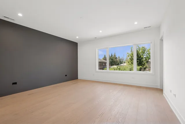 $9,000 | 9214 Washington Street, Niles, IL 60714