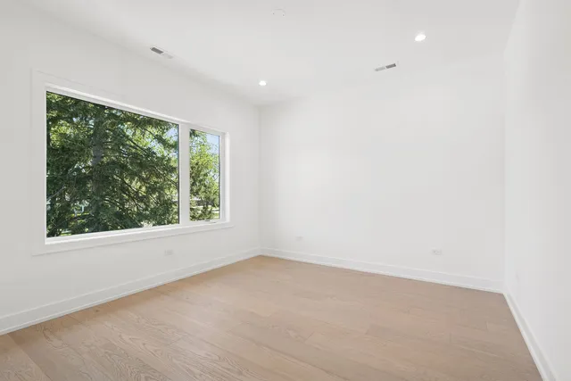 $9,000 | 9214 Washington Street, Niles, IL 60714