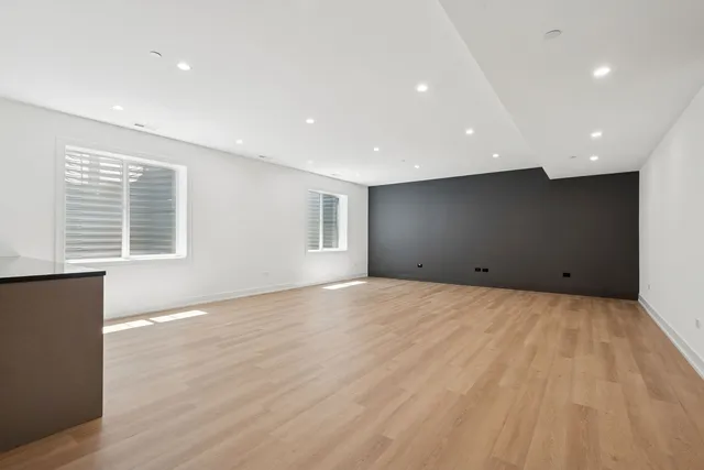 $9,000 | 9214 Washington Street, Niles, IL 60714